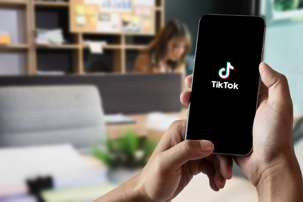 How to Turn TikTok Views into Passive Website Traffic